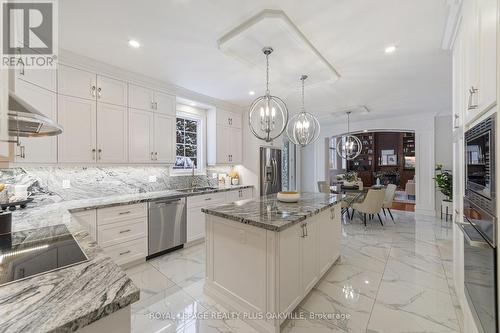 1189 Glen Road, Mississauga, ON - Indoor Photo Showing Kitchen With Upgraded Kitchen