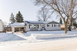 30 Bishop Bay  Carman, MB R0G 0J0