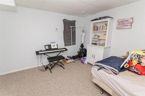30 Bishop Bay, Carman, MB - Indoor Photo Showing Bedroom