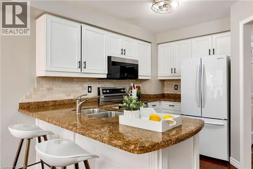 2006 Glenada Crescent Unit# 7, Oakville, ON - Indoor Photo Showing Kitchen With Double Sink