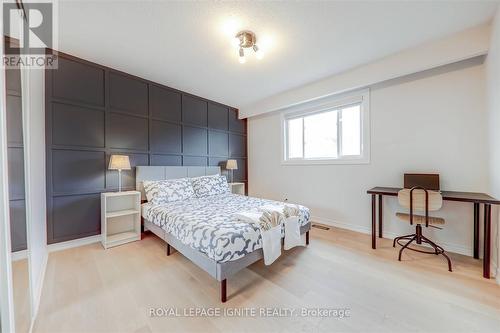 4023 Bishopstoke Lane, Mississauga, ON - Indoor Photo Showing Bedroom