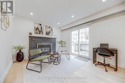 4023 Bishopstoke Lane, Mississauga, ON - Indoor Photo Showing Living Room With Fireplace
