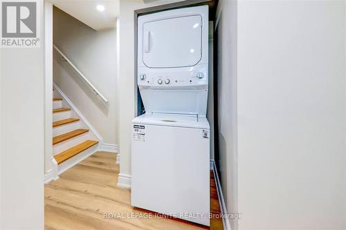 4023 Bishopstoke Lane, Mississauga, ON - Indoor Photo Showing Laundry Room