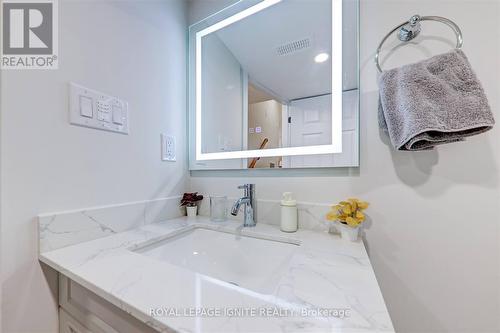 4023 Bishopstoke Lane, Mississauga, ON - Indoor Photo Showing Bathroom