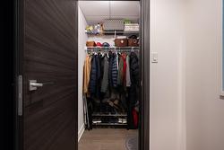Walk-in closet - 