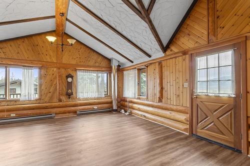 1084 Simmons Road, Creston, BC - Indoor Photo Showing Other Room