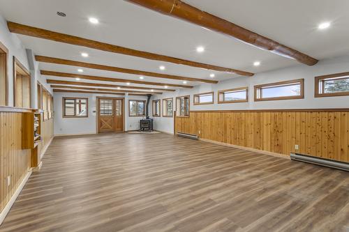 1084 Simmons Road, Creston, BC - Indoor Photo Showing Other Room