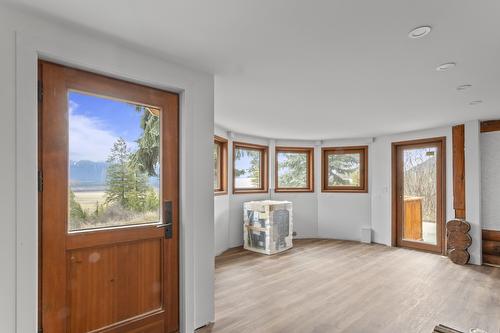 1084 Simmons Road, Creston, BC - Indoor