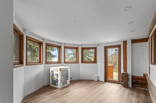 1084 Simmons Road, Creston, BC - Indoor