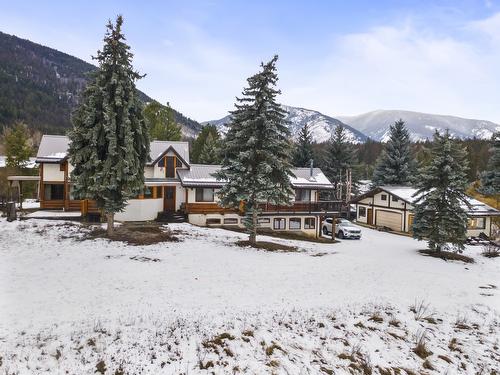 1084 Simmons Road, Creston, BC - Outdoor