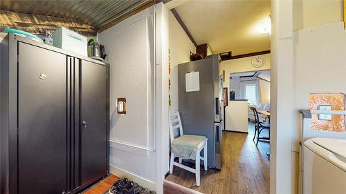 310 Kootenay Street, Cranbrook, BC - Indoor Photo Showing Laundry Room
