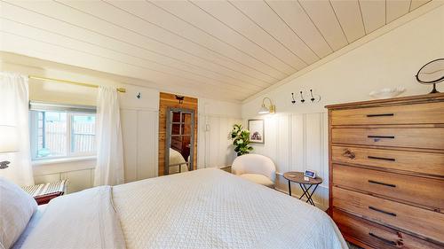310 Kootenay Street, Cranbrook, BC - Indoor Photo Showing Bedroom