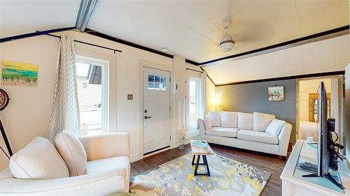 310 Kootenay Street, Cranbrook, BC - Indoor Photo Showing Living Room