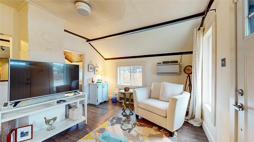 310 Kootenay Street, Cranbrook, BC - Indoor