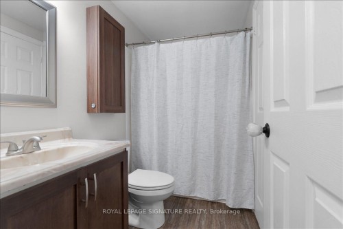 5 Fleming Road, Guelph, ON - Indoor Photo Showing Bathroom