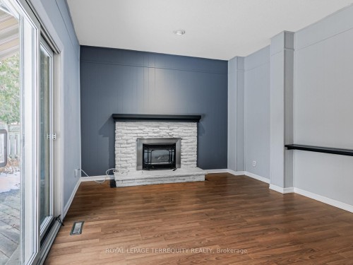 2619 Spruce Needle Drive, Mississauga, ON - Indoor Photo Showing Living Room With Fireplace