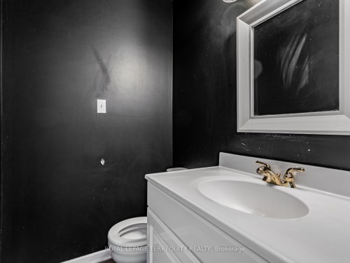 2619 Spruce Needle Drive, Mississauga, ON - Indoor Photo Showing Bathroom