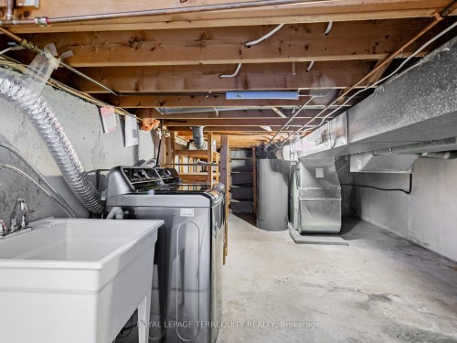 2619 Spruce Needle Drive, Mississauga, ON - Indoor Photo Showing Laundry Room