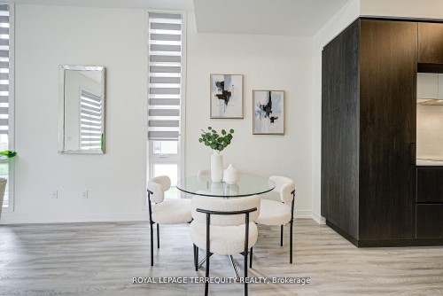 601-7 Steckley House Lane, Richmond Hill, ON - Indoor Photo Showing Dining Room