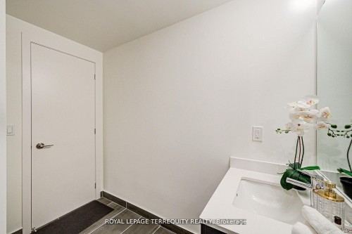 601-7 Steckley House Lane, Richmond Hill, ON - Indoor Photo Showing Other Room