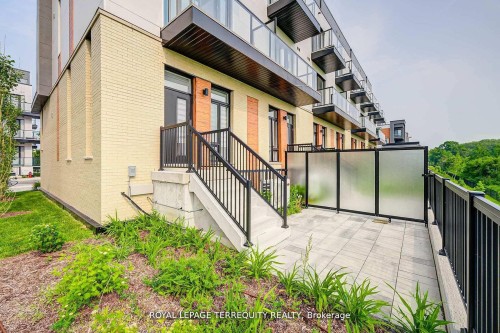 601-7 Steckley House Lane, Richmond Hill, ON - Outdoor With Exterior