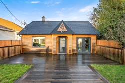 512 5th St  Courtenay, BC V9N 1K3