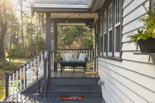 237 Morland Rd, Comox, BC 