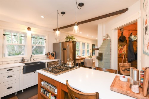 237 Morland Rd, Comox, BC 