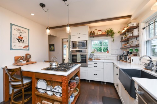 237 Morland Rd, Comox, BC 