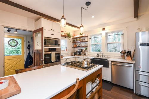 237 Morland Rd, Comox, BC 