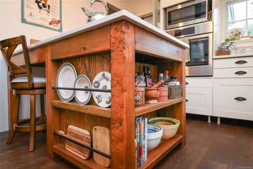 237 Morland Rd, Comox, BC 