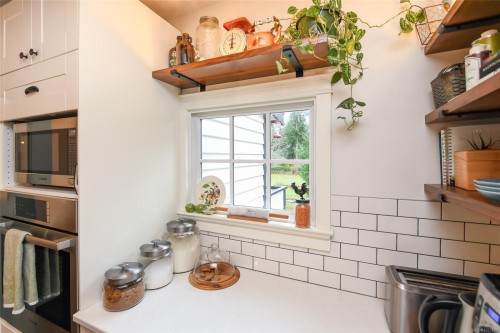 237 Morland Rd, Comox, BC 