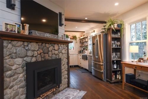 237 Morland Rd, Comox, BC 