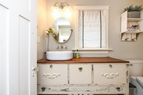 237 Morland Rd, Comox, BC 