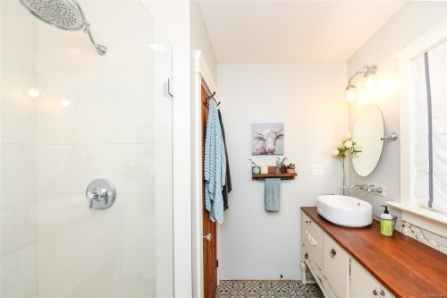 237 Morland Rd, Comox, BC 