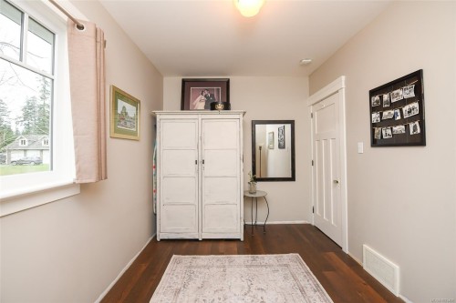 237 Morland Rd, Comox, BC 