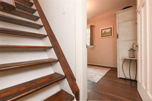 237 Morland Rd, Comox, BC 