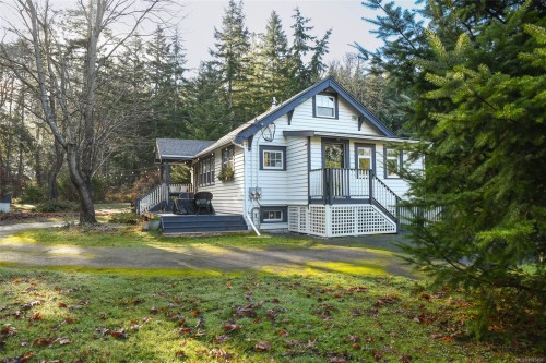 237 Morland Rd, Comox, BC 