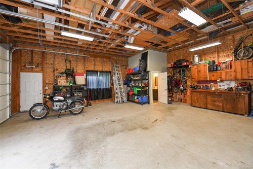 237 Morland Rd, Comox, BC 