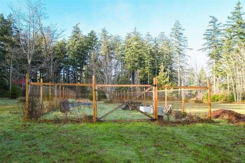237 Morland Rd, Comox, BC 