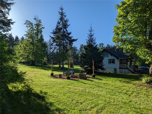 237 Morland Rd, Comox, BC 