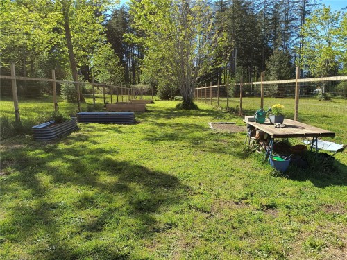 237 Morland Rd, Comox, BC 