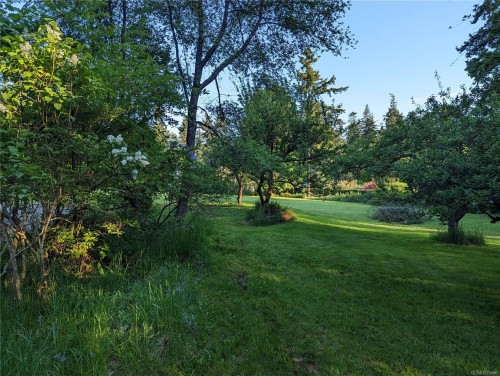 237 Morland Rd, Comox, BC 