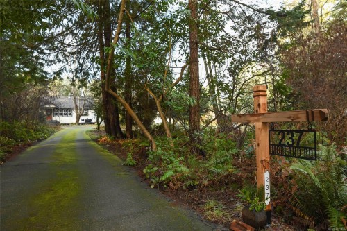 237 Morland Rd, Comox, BC 
