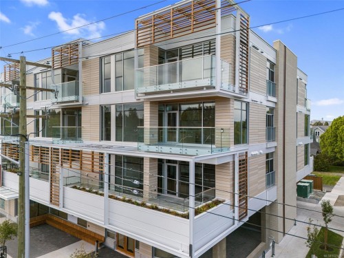 205-1916 Oak Bay Ave  Victoria, BC V8R 1C7