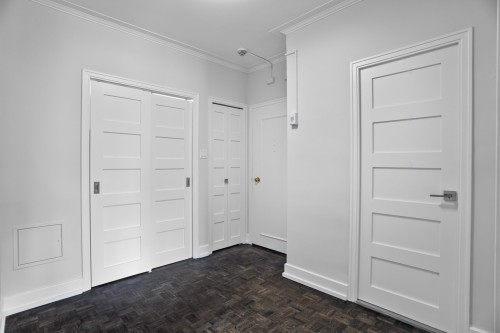 Mud Room - 601-3465 Rue Redpath, Montréal (Ville-Marie), QC - Indoor Photo Showing Other Room