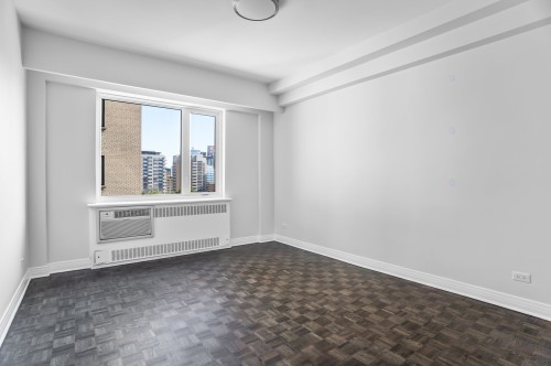 Master Bedroom - 703-3465 Rue Redpath, Montréal (Ville-Marie), QC - Indoor Photo Showing Other Room