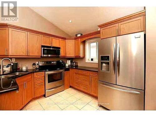 62 Briarose Place, Hamilton, ON - Indoor Photo Showing Kitchen