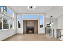 Large open windows and 12' ceilings - 