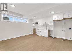 Suite Living/ Kitchen - 
